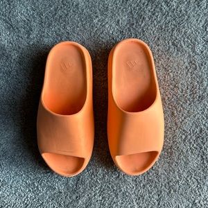 YEEZY ENFLAME SLIDES